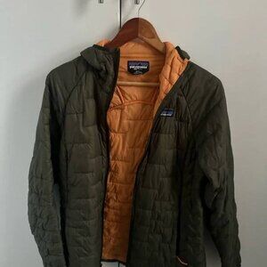 Patagonia Women’s Micro Puff Hoody Pine Needle Green Size M (UK 12–14, US 8–10)